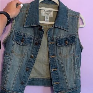 Sleeveless Jean Jacket